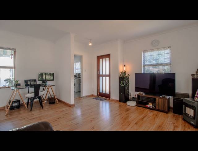 1 BEDROOM HOUSE TO LET IN EDGEMEAD